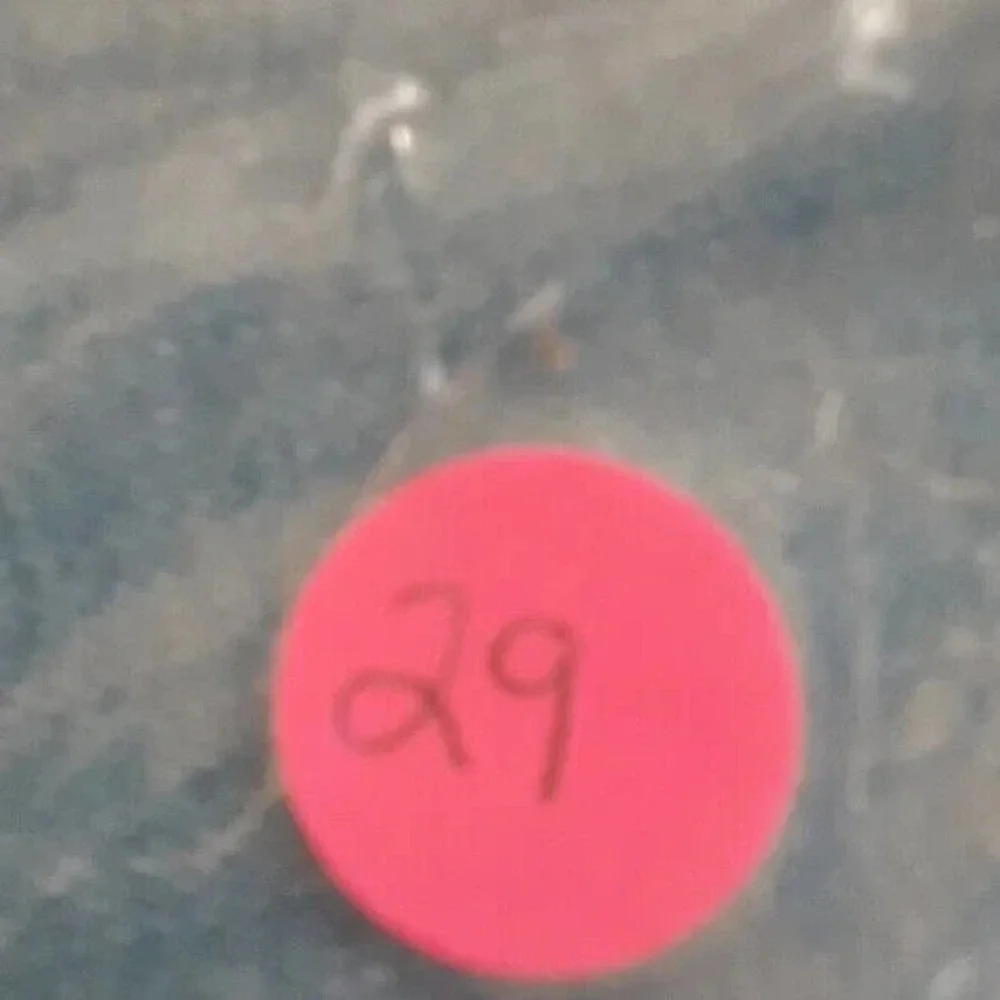 Nine West Taylor cuffed capri jeans size 4 stud embelished pockets * - Picture 13 of 13